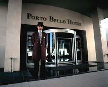 Вход в отель Porto Bello