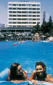 Londa Beach Hotel