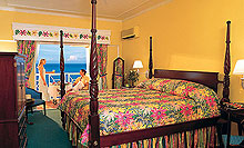 Honeymoon Penthouse Oceanfront Concierge Room